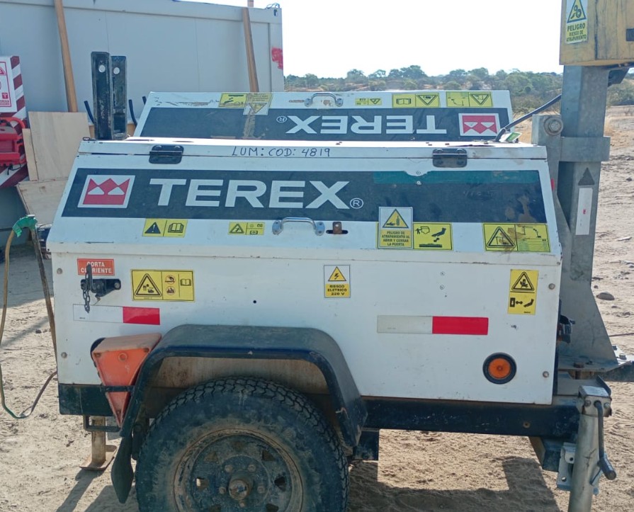 TORRE DE ILUMINACION TEREX / RL4